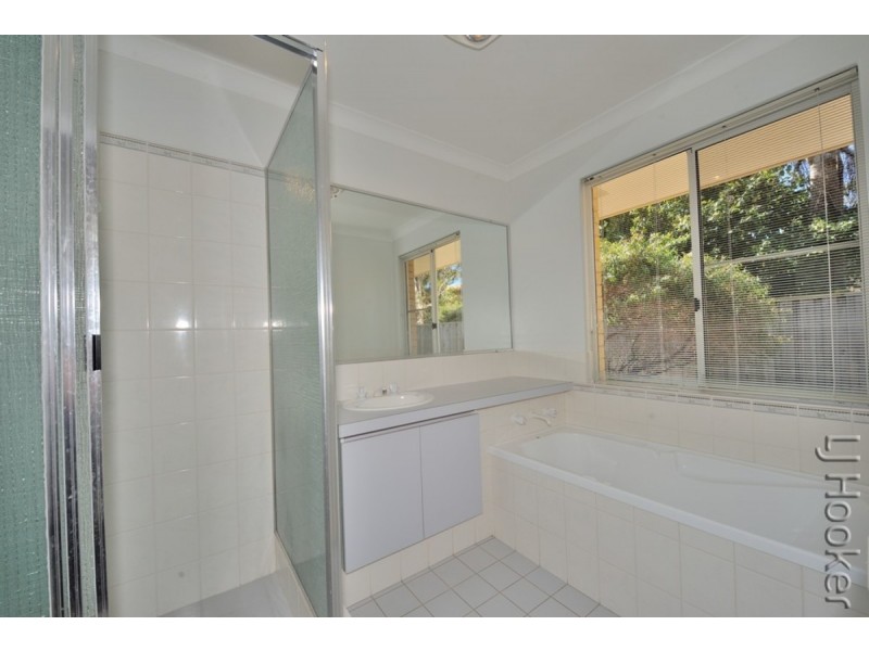 8 Parkwater Cove, Halls Head WA 6210