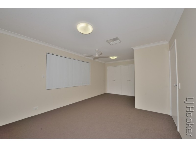 8 Parkwater Cove, Halls Head WA 6210