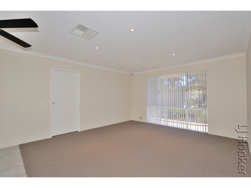 8 Parkwater Cove, Halls Head WA 6210