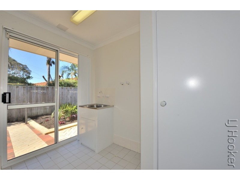 8 Parkwater Cove, Halls Head WA 6210