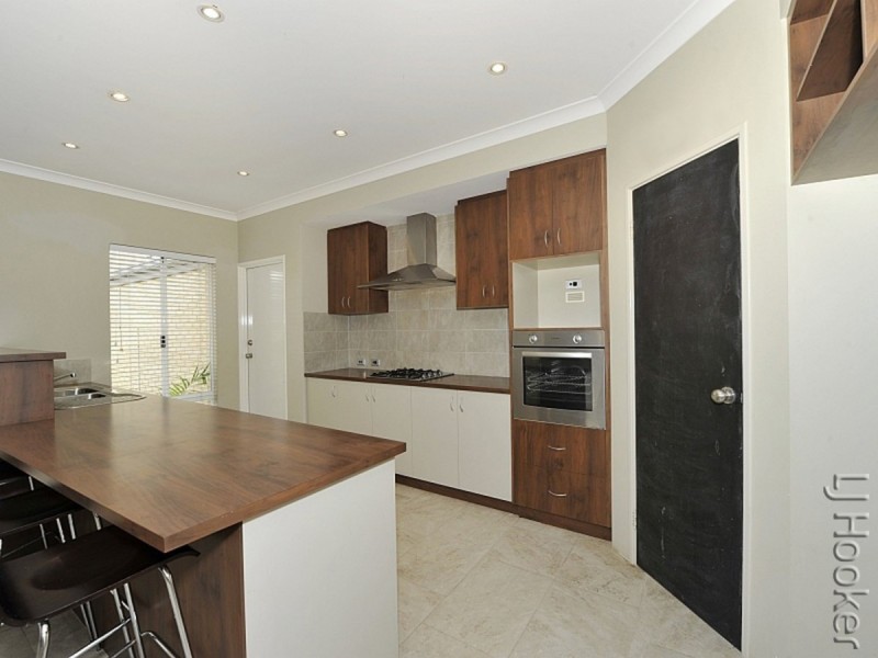 1 Dalona Parkway, Lakelands WA 6180