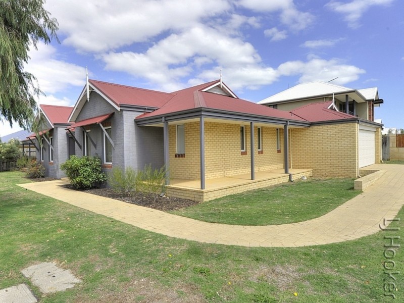 1 Dalona Parkway, Lakelands WA 6180