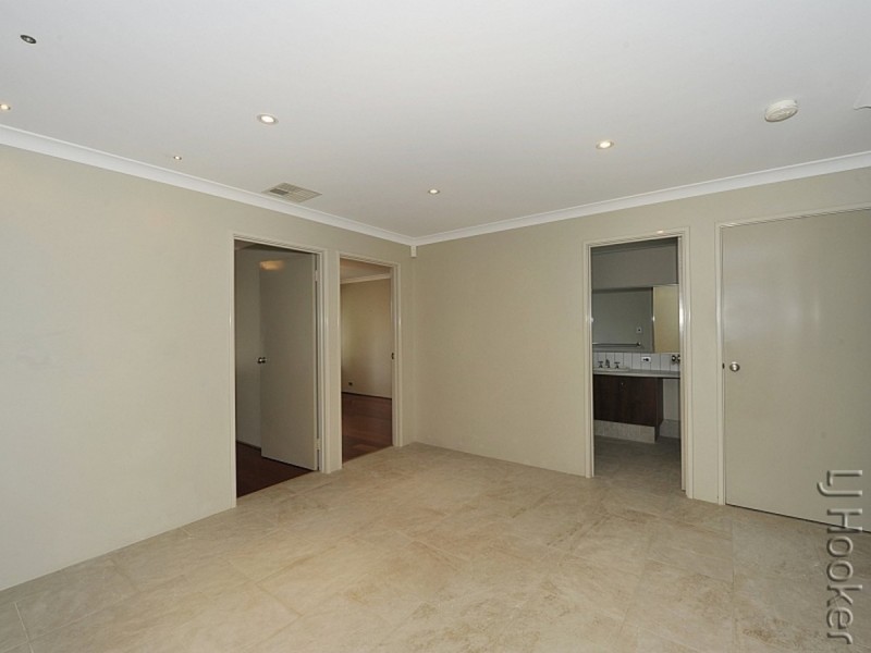 1 Dalona Parkway, Lakelands WA 6180