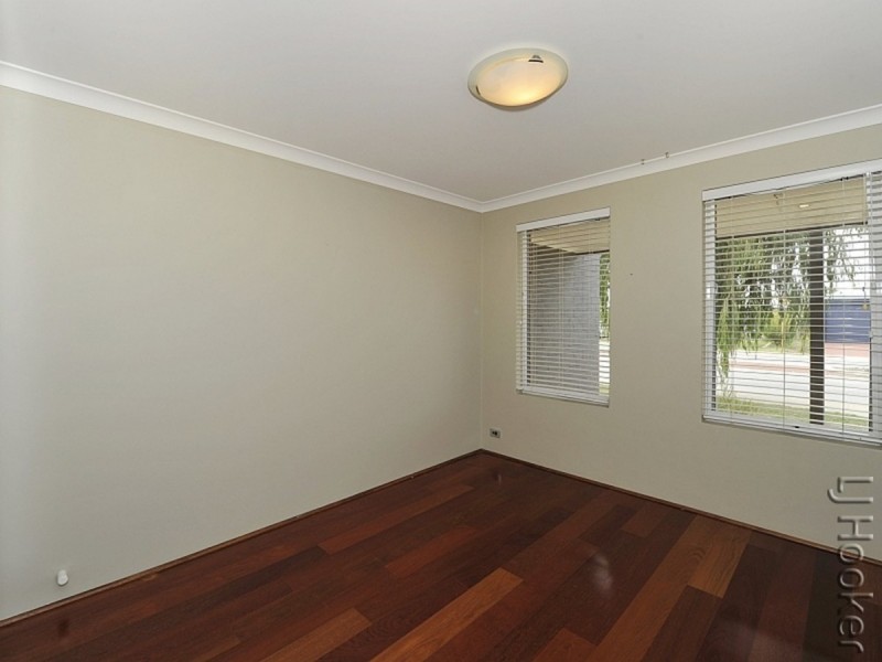 1 Dalona Parkway, Lakelands WA 6180