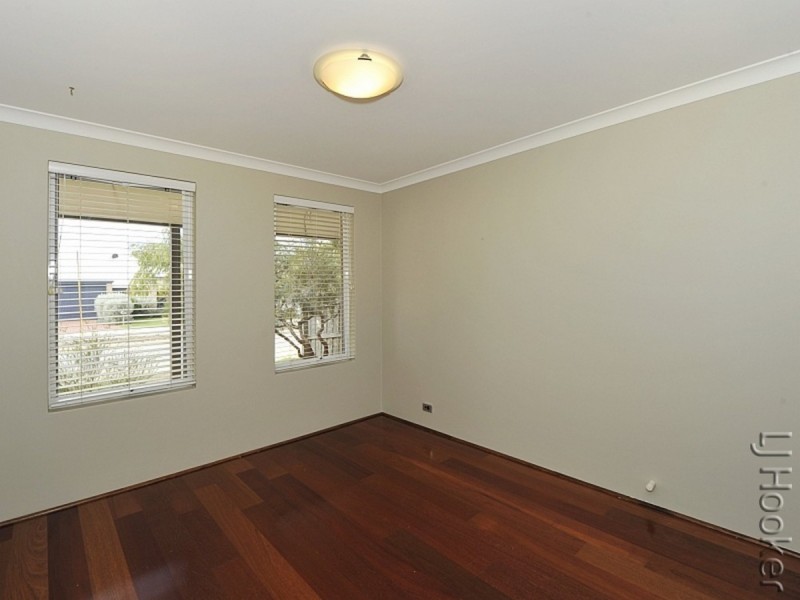 1 Dalona Parkway, Lakelands WA 6180