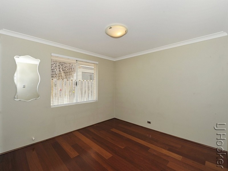 1 Dalona Parkway, Lakelands WA 6180