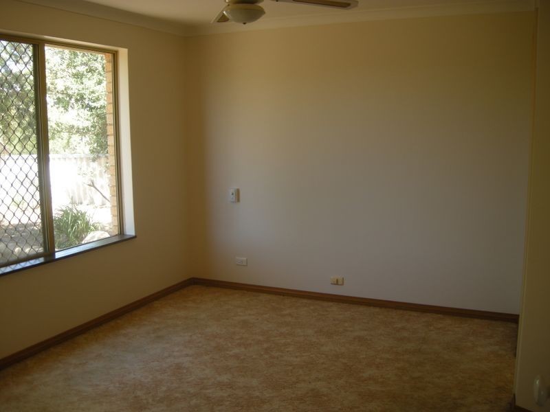 7 Darter Place, Halls Head WA 6210