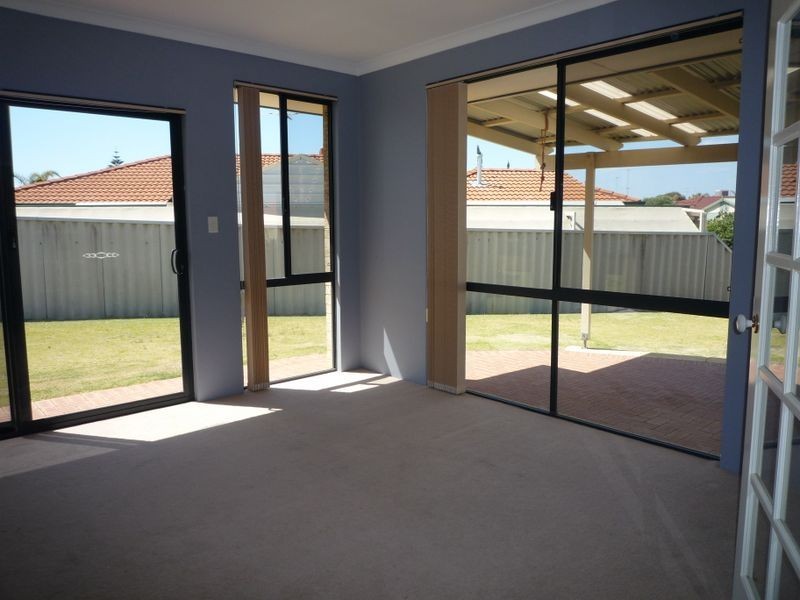 1 Caravel Way, Halls Head WA 6210