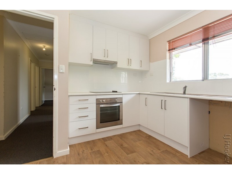 16 Redcliffe Road, Greenfields WA 6210