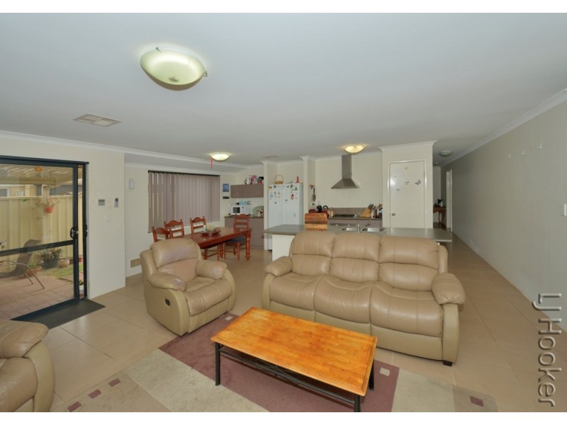 4/70 Rodoreda Crescent, Ravenswood WA 6208