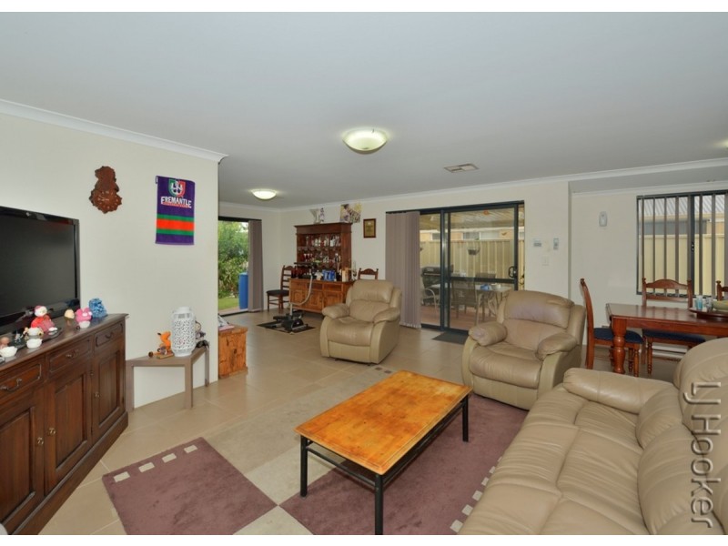 4/70 Rodoreda Crescent, Ravenswood WA 6208