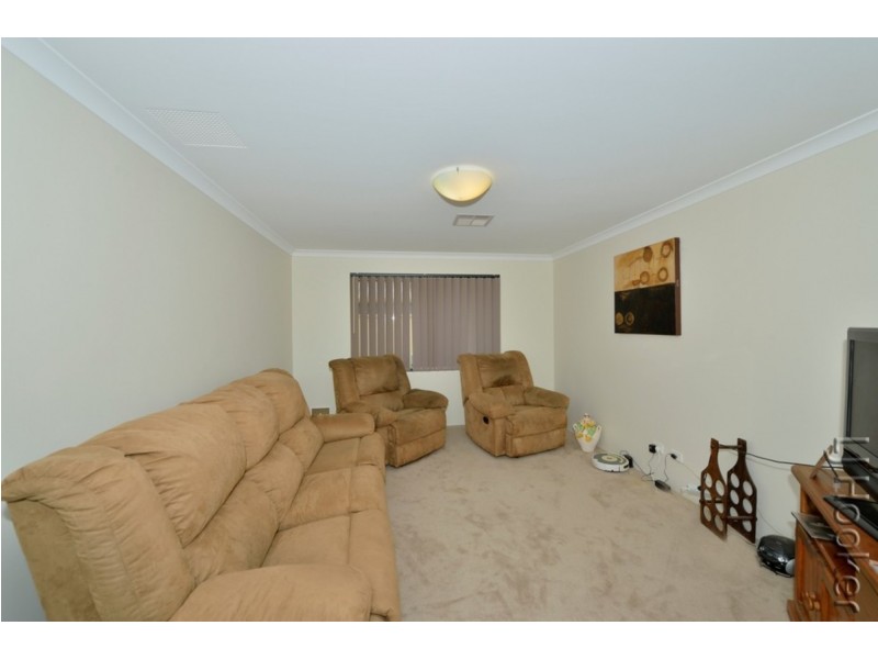 4/70 Rodoreda Crescent, Ravenswood WA 6208