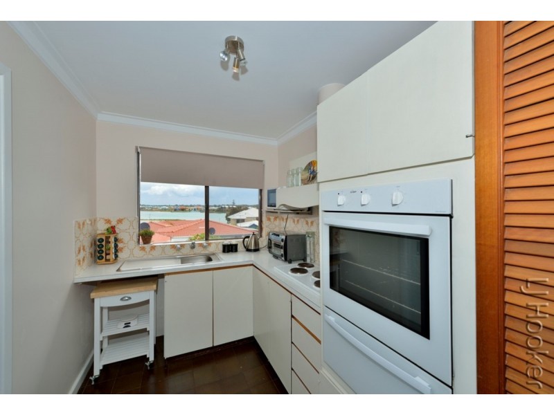 13/11 Leslie Street, Dudley Park WA 6210