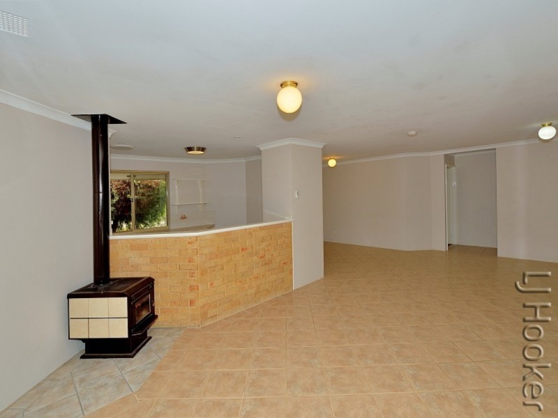 63 Casuarina Drive, Halls Head WA 6210