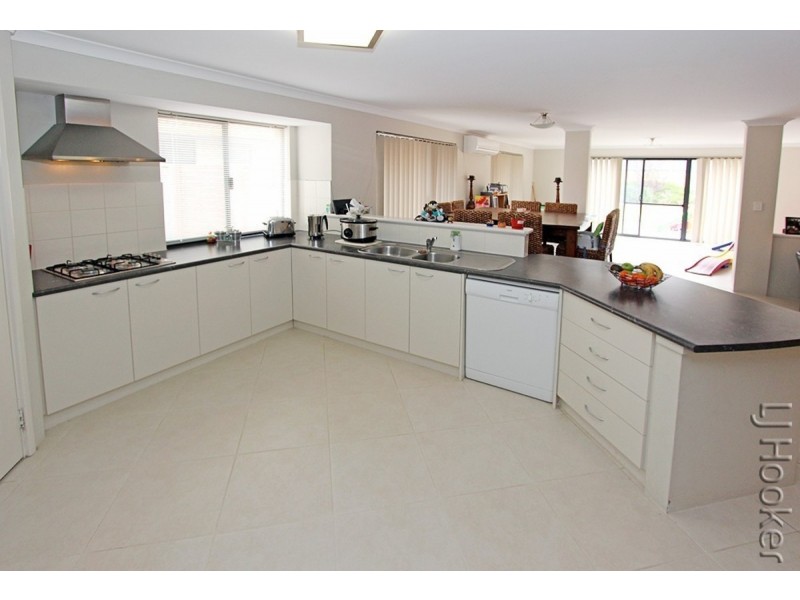 33 Seascapes Boulevard, Halls Head WA 6210