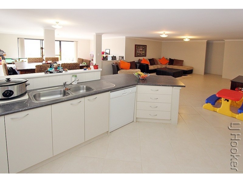 33 Seascapes Boulevard, Halls Head WA 6210
