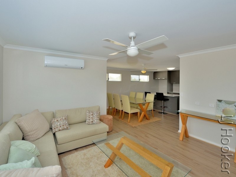 54 Leisure Way, Halls Head WA 6210