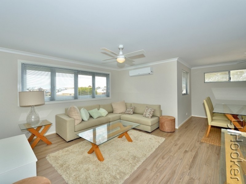 54 Leisure Way, Halls Head WA 6210