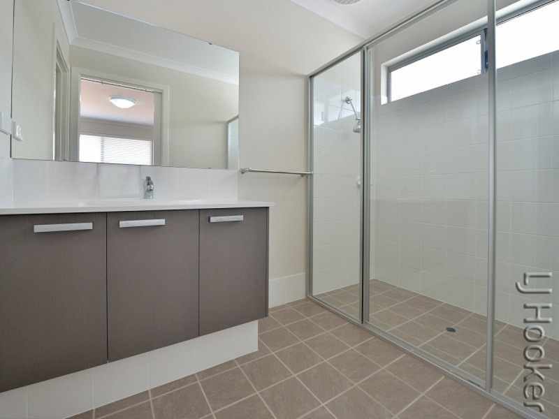 54 Leisure Way, Halls Head WA 6210