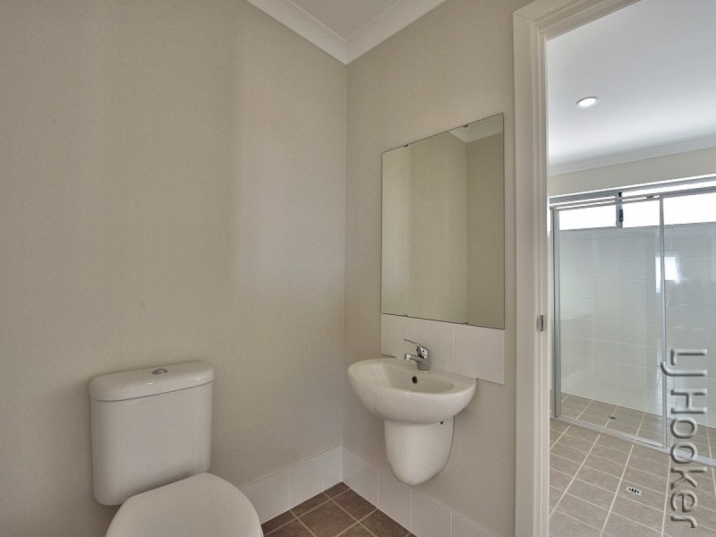54 Leisure Way, Halls Head WA 6210