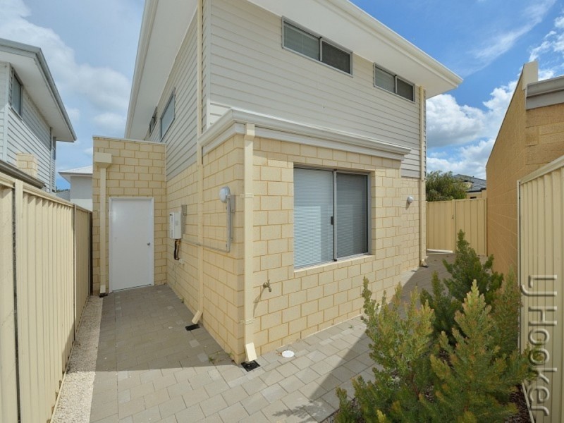 54 Leisure Way, Halls Head WA 6210