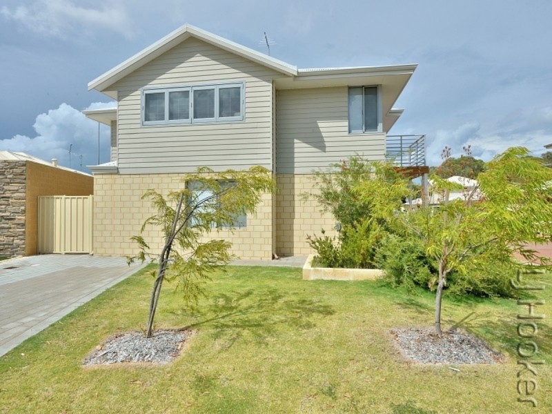54 Leisure Way, Halls Head WA 6210