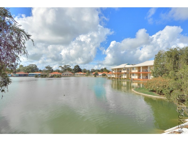22/1 Lakes Crescent, South Yunderup WA 6208