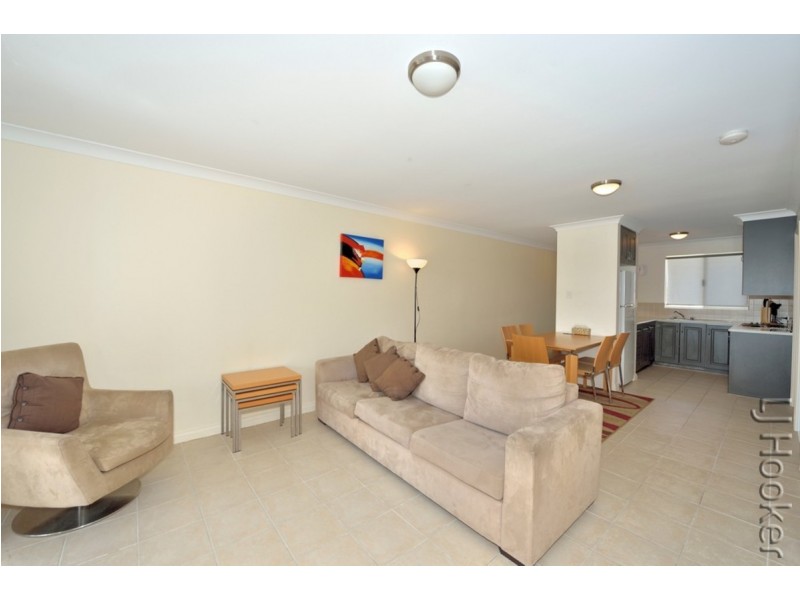 22/1 Lakes Crescent, South Yunderup WA 6208