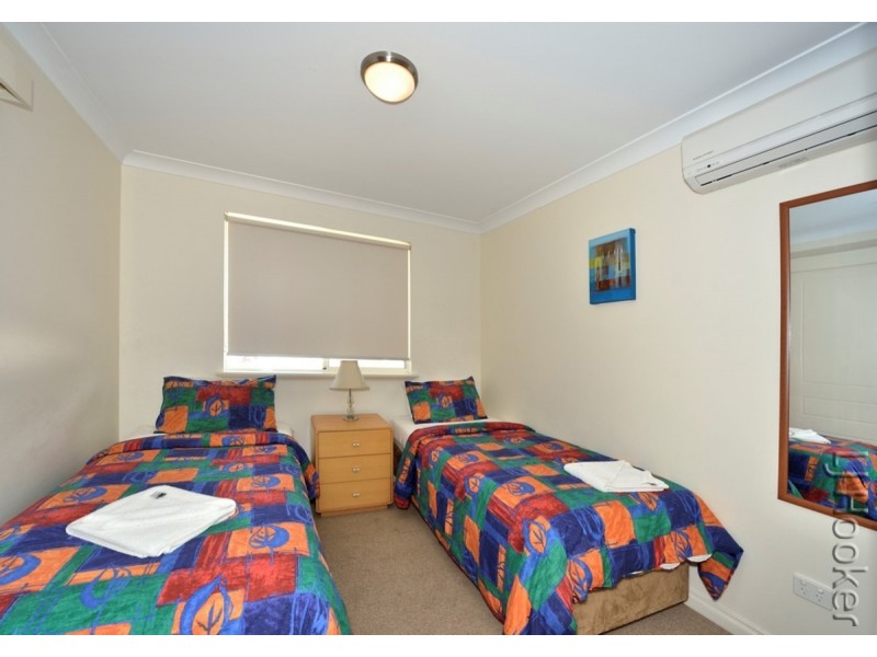 22/1 Lakes Crescent, South Yunderup WA 6208