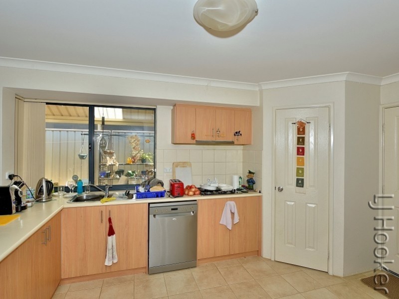 8 Voltaire Way, Secret Harbour WA 6173