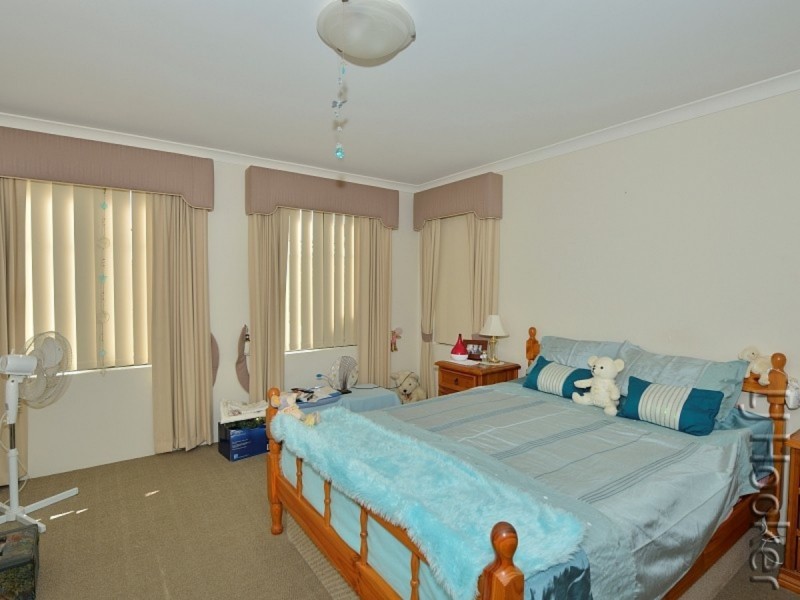 8 Voltaire Way, Secret Harbour WA 6173