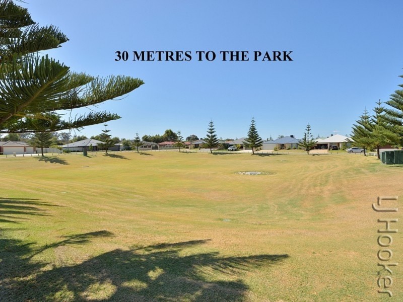 8 Voltaire Way, Secret Harbour WA 6173