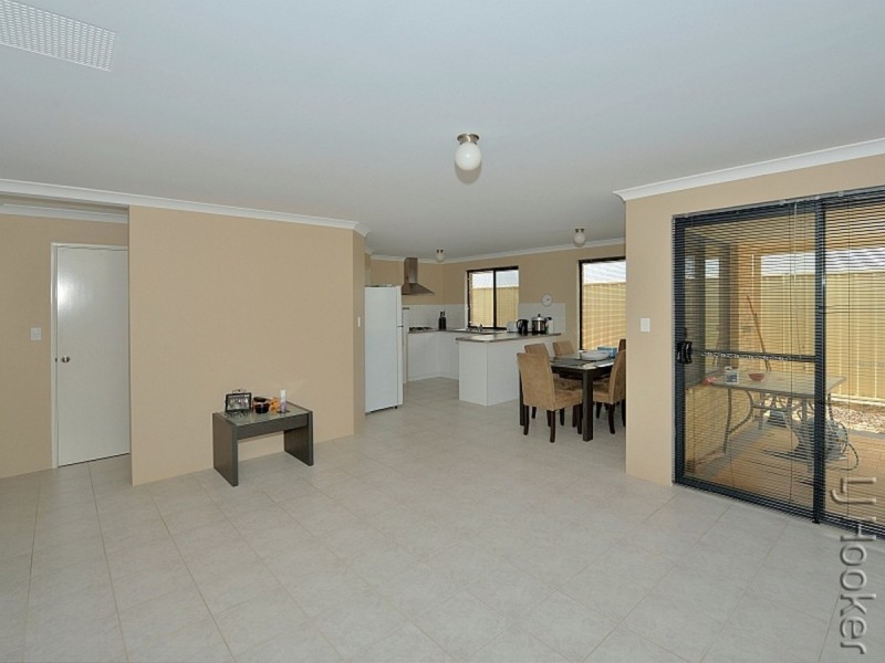 22 Kerkeri Heights, Lakelands WA 6180