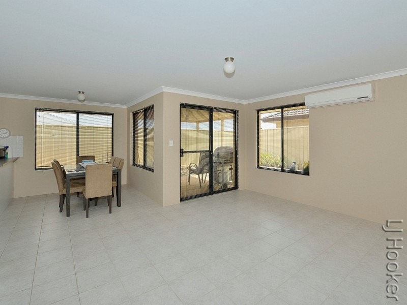 22 Kerkeri Heights, Lakelands WA 6180