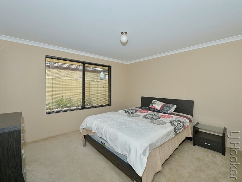 22 Kerkeri Heights, Lakelands WA 6180