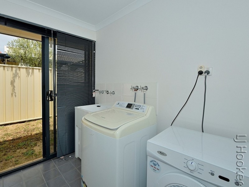 22 Kerkeri Heights, Lakelands WA 6180