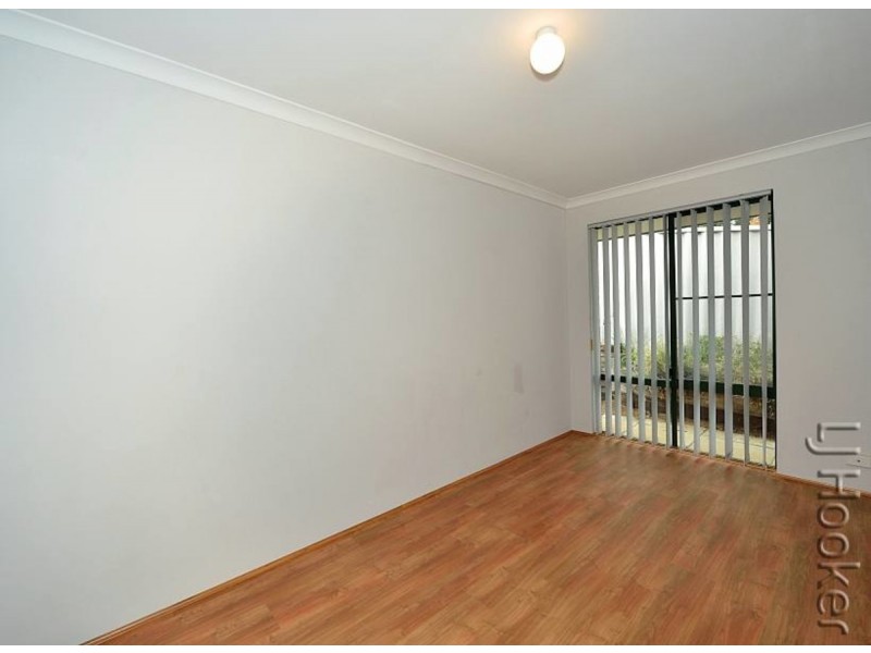 30 Tamarisk Drive, Halls Head WA 6210