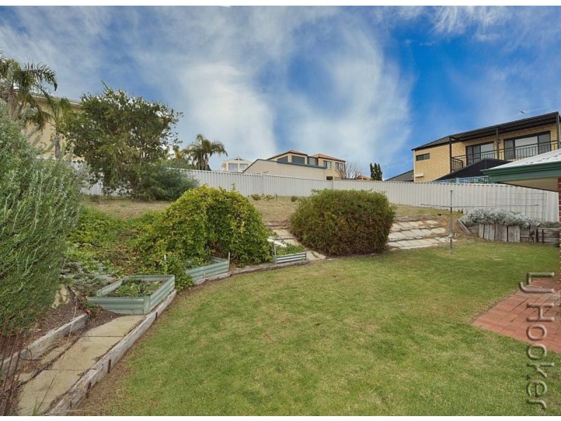 30 Tamarisk Drive, Halls Head WA 6210