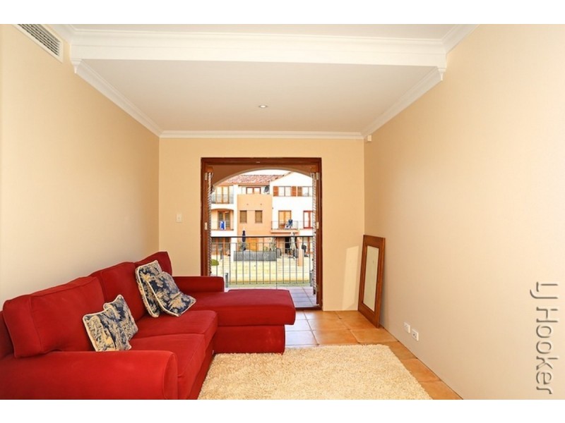 105/18 Port Quays, Wannanup WA 6210