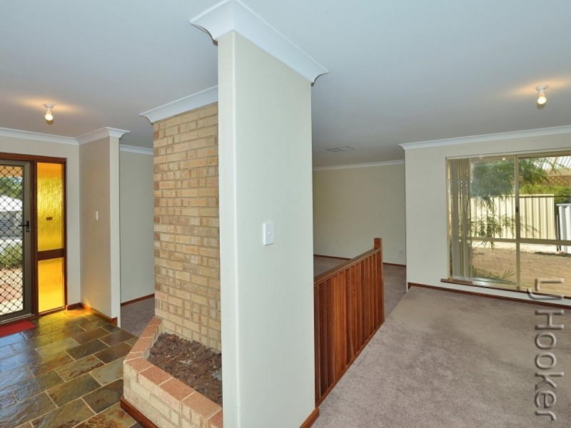 77 Oaklands Avenue, Halls Head WA 6210