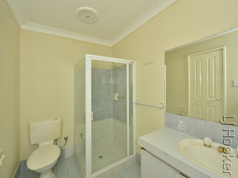 77 Oaklands Avenue, Halls Head WA 6210