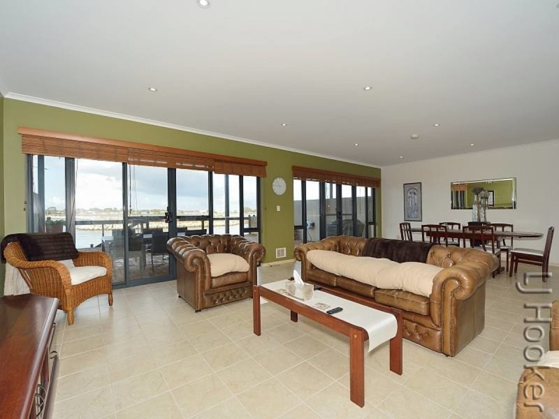 23/3 Piccolo Place, Halls Head WA 6210