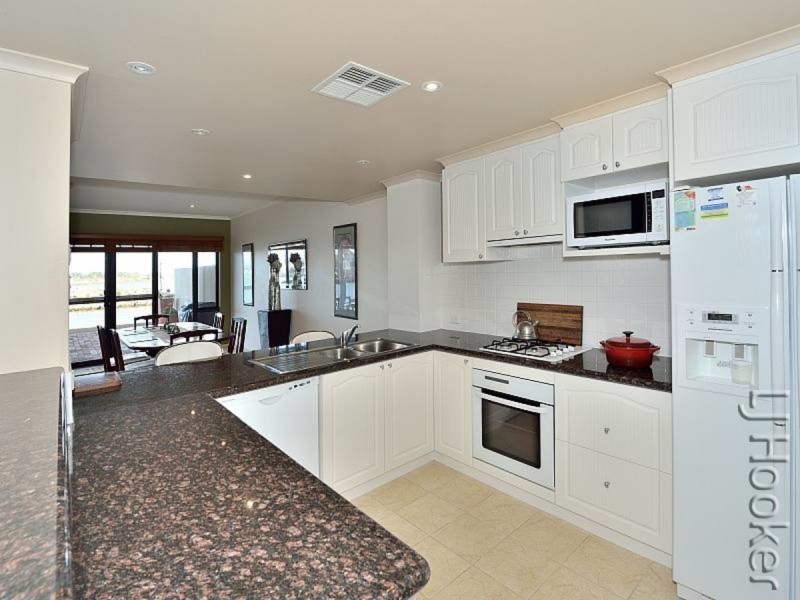 23/3 Piccolo Place, Halls Head WA 6210