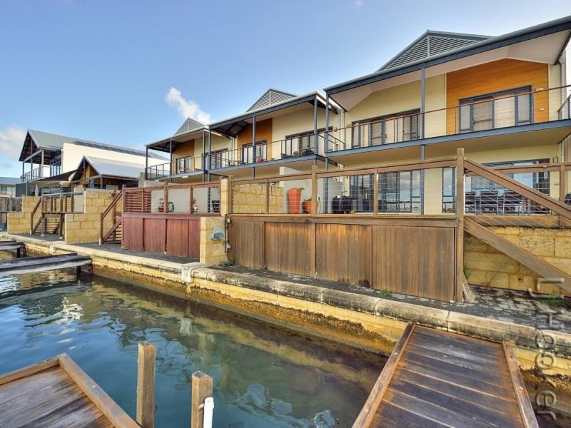 23/3 Piccolo Place, Halls Head WA 6210