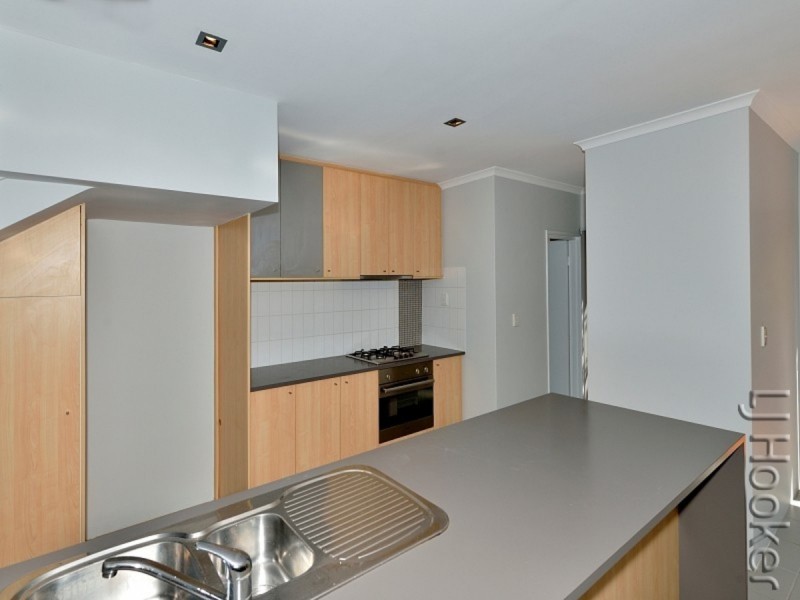 23/1 Mariners Cove Drive, Dudley Park WA 6210