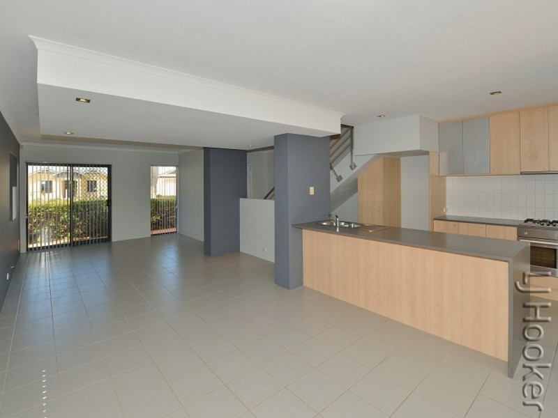 23/1 Mariners Cove Drive, Dudley Park WA 6210