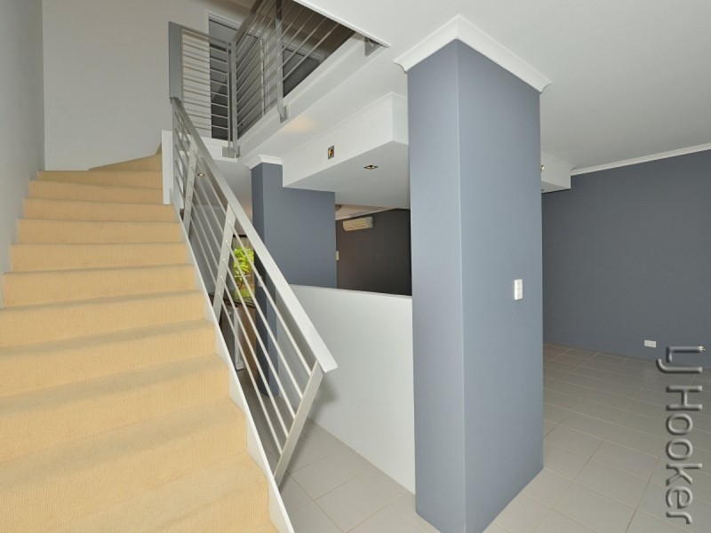 23/1 Mariners Cove Drive, Dudley Park WA 6210