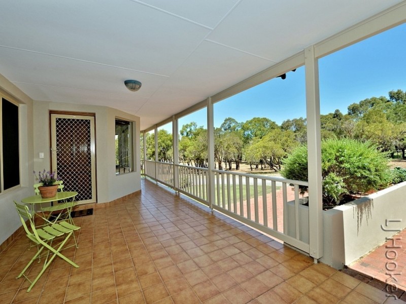 1 Heywood Court, Halls Head WA 6210