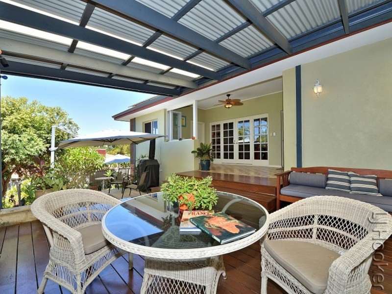 1 Heywood Court, Halls Head WA 6210