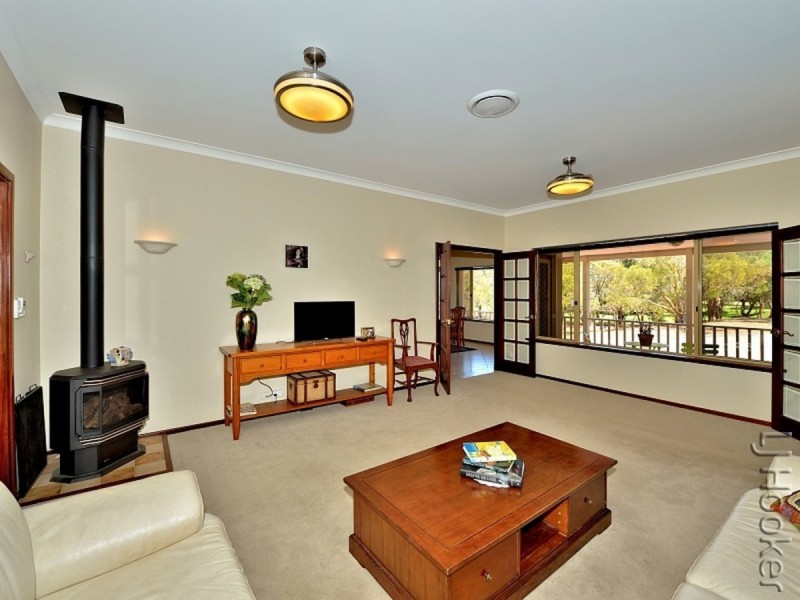 1 Heywood Court, Halls Head WA 6210